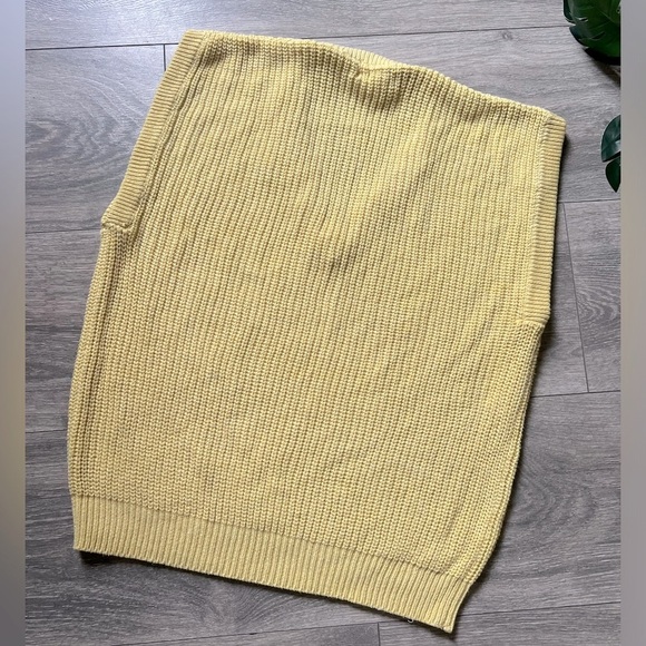 Vintage boxy cotton vest in golden yellow. Size S - Picture 2 of 6